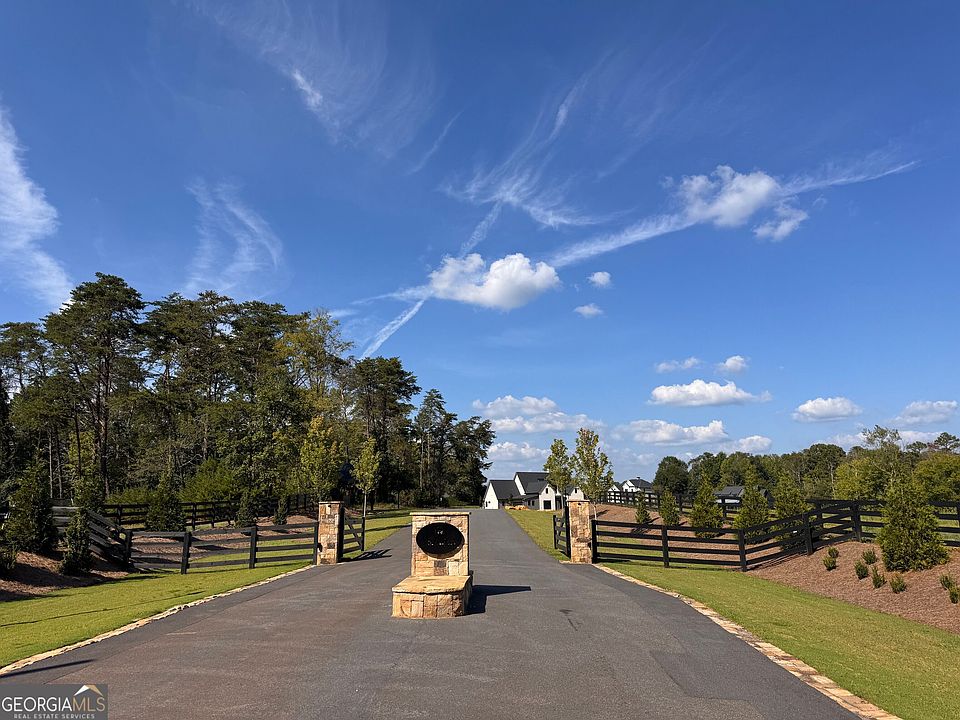 2nd image of 202 Pinnacle Point