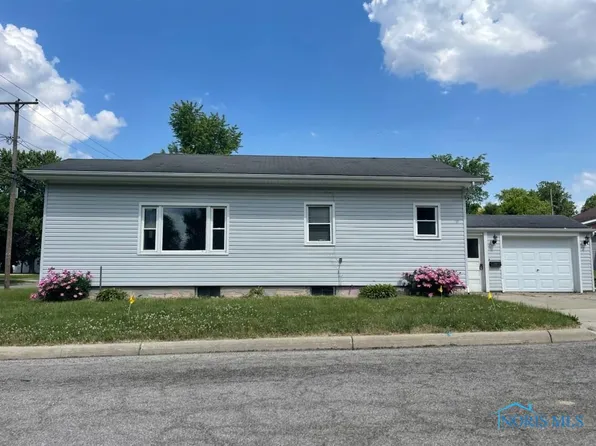304 E Walnut St, Wauseon, OH 43567