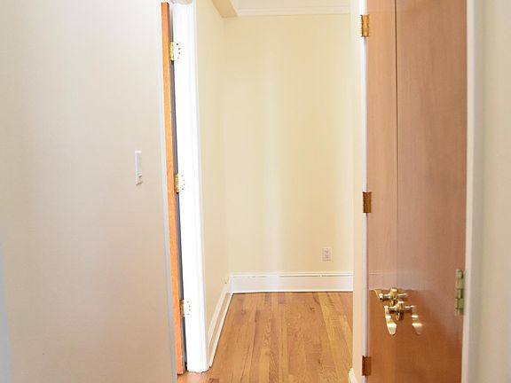4th image of 2249 Ocean Ave APT 2e