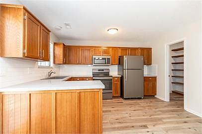 4th image of 24 Wallingford Dr