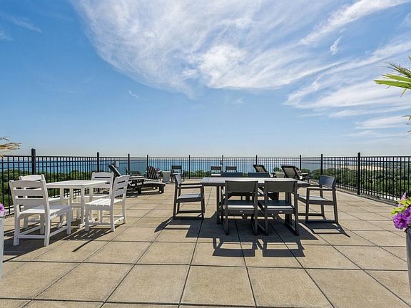 3rd image of 4980 N Marine Dr APT 636