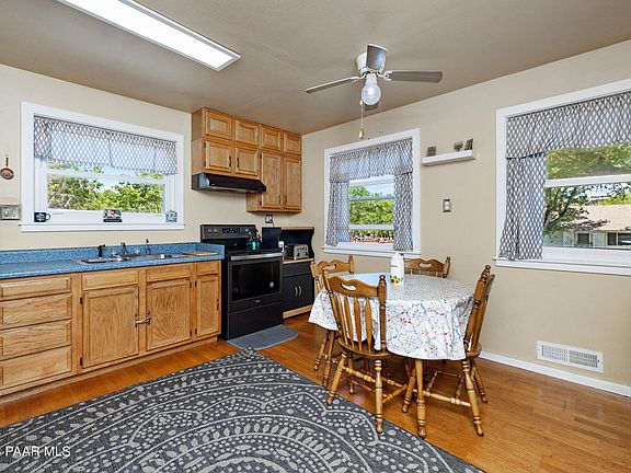 3rd image of 942 Audrey Ln