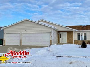 3115 Roosevelt Dr, Bismarck, ND 58503