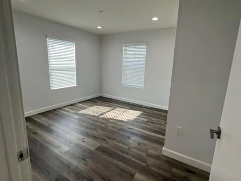 8730-8744 S Figueroa St #8734-01 — Photo 11