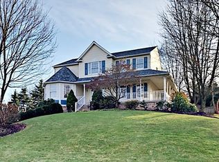 202 Thornberry Ct, Mars, PA 16046