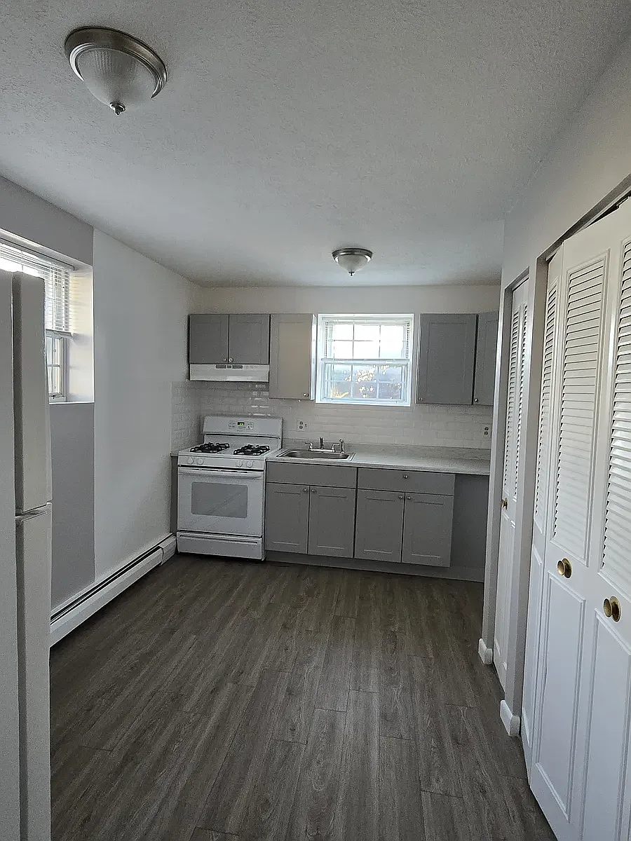 Building Photo - 128 E Squantum St #32