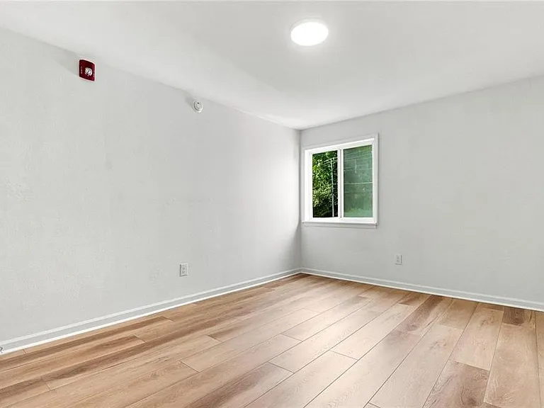5095 Roswell Rd #209 — Photo 16
