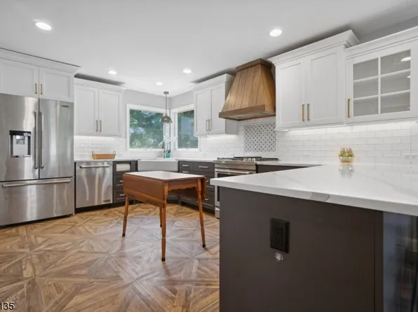 37 Fairview Ave, Clinton Twp., NJ 08809