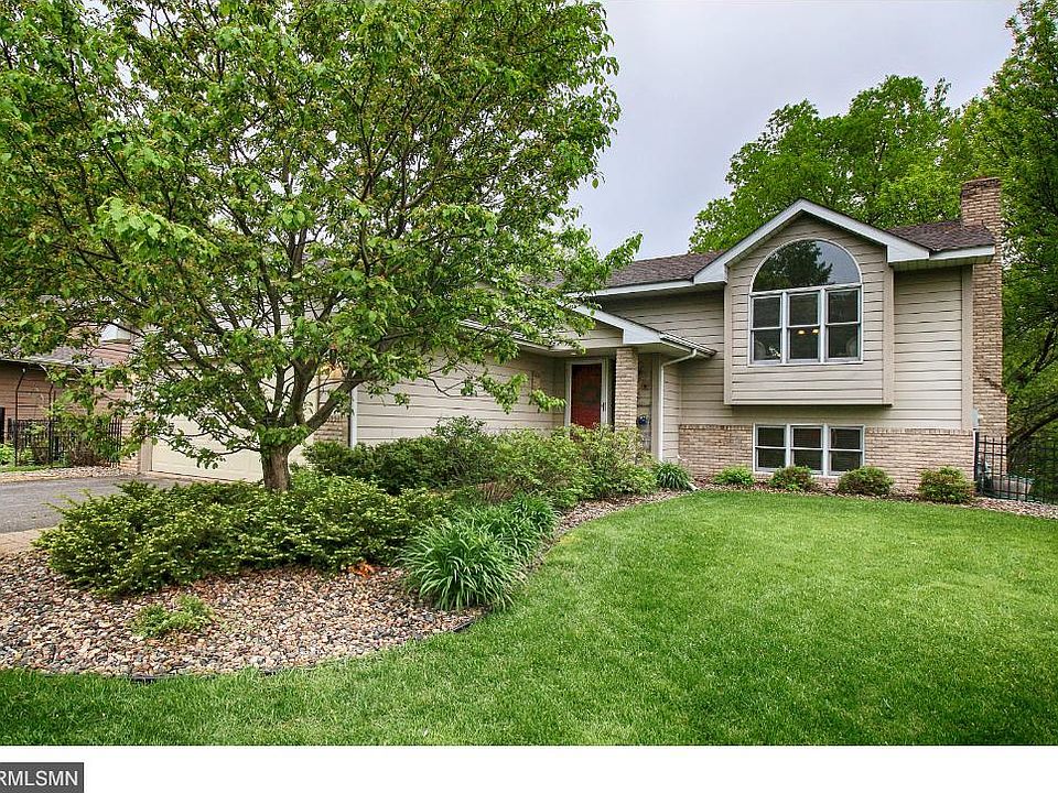 1st image of 12304 Parkwood Pl