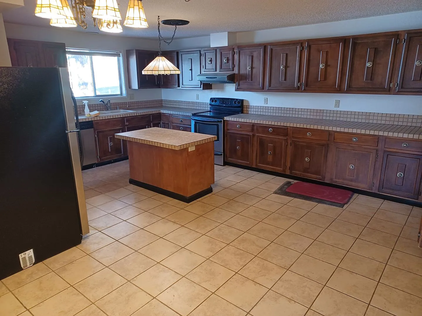 4 Bedroom 3 Bath- Home — Photo 3