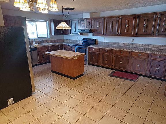 3rd image of 6724 Beckton Ave