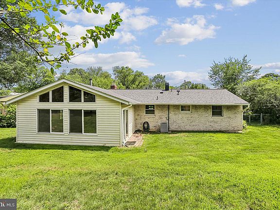 3rd image of 5002 Eastchester Cir
