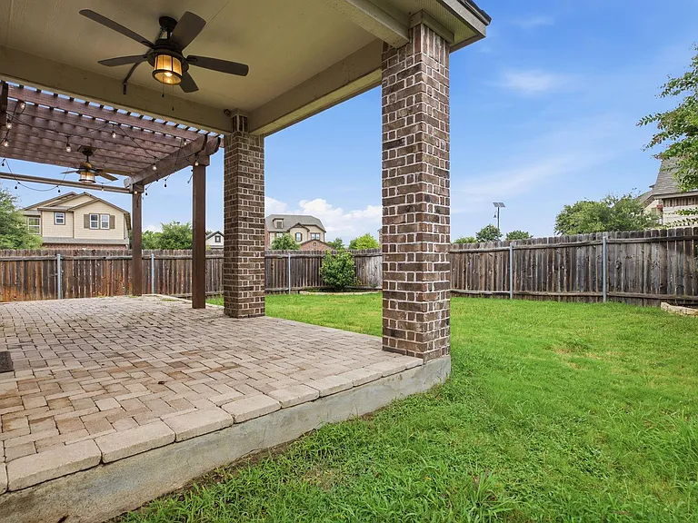 2950 E Old Settlers Blvd #29 — Photo 38