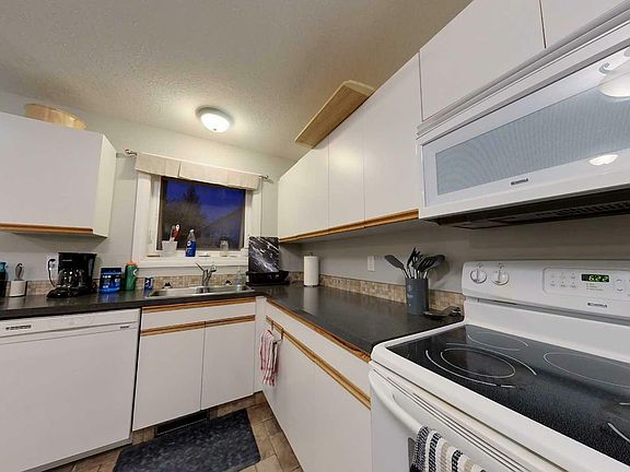 5th image of 103 102nd St Unit 103