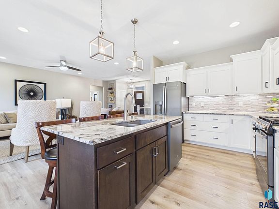 4th image of 2416 E Tranquility Cir