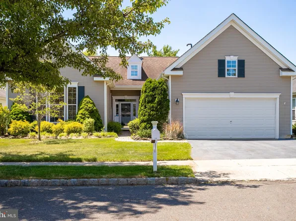 110 Minuteman Cir, Allentown, NJ 08501