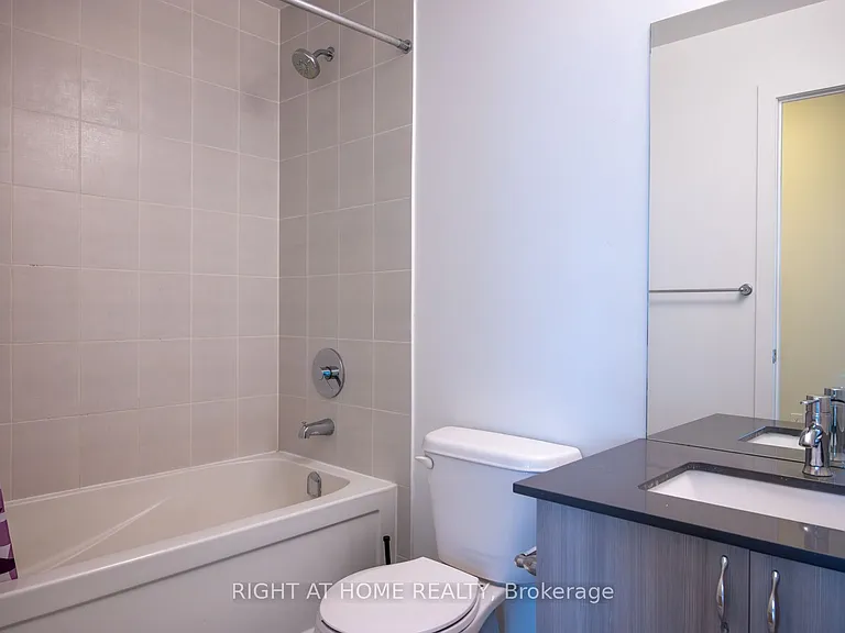 7 Kenaston Gdns #616 — Photo 13