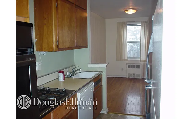 Sold by Douglas Elliman | media 19