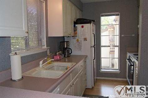 5th image of 1185 Parkview Dr APT D23