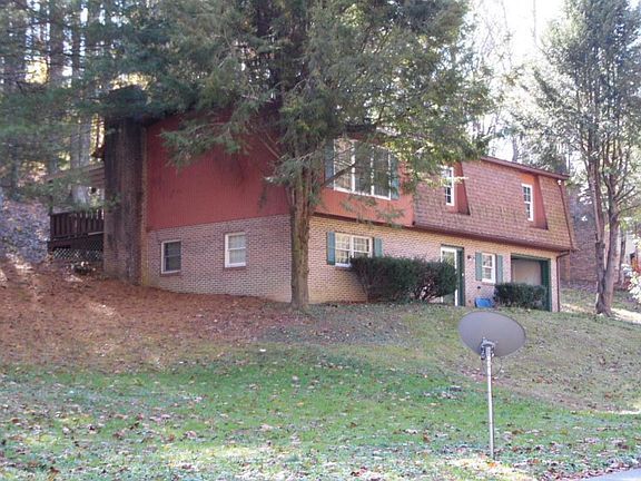 3rd image of 1718 Valleyview Dr