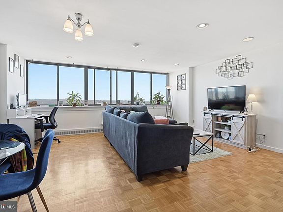 3rd image of 1401 Pennsylvania Ave APT 1601