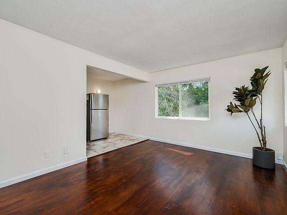 2nd image of 3278 Gilette St