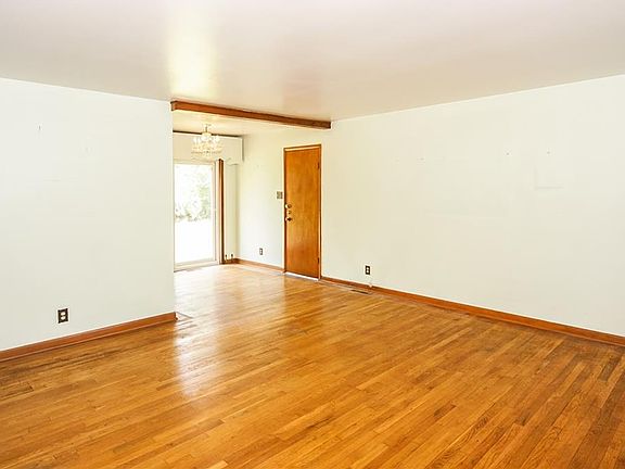 5th image of 1819 W 66th St