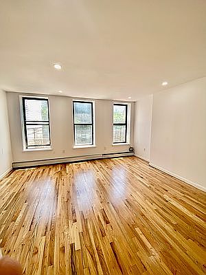 3rd image of 304 Marion St #2
