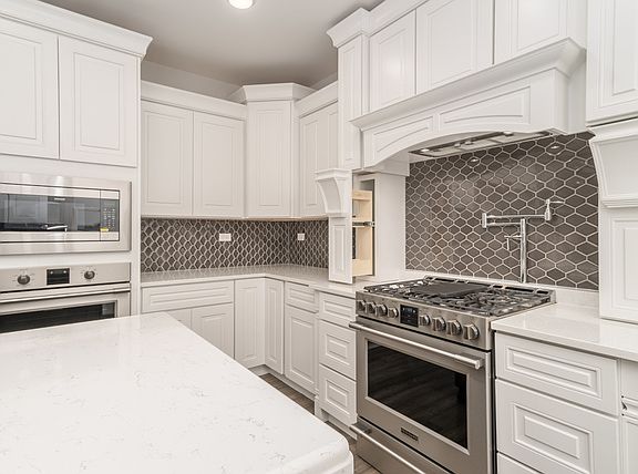5th image of 22358 Majestic Ln