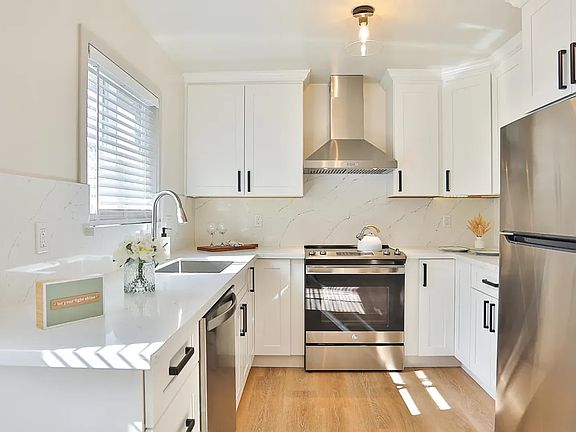 5th image of 460 E Maude Ave #4