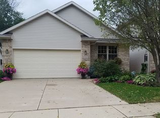 1218 Windwood Ln, Mahomet, IL
