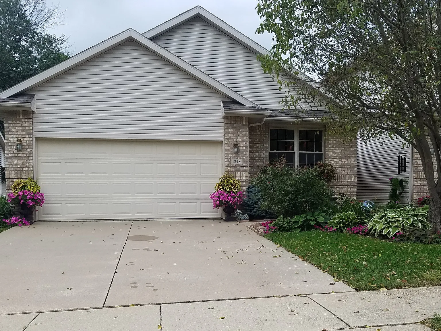 1218 Windwood Ln photo 1