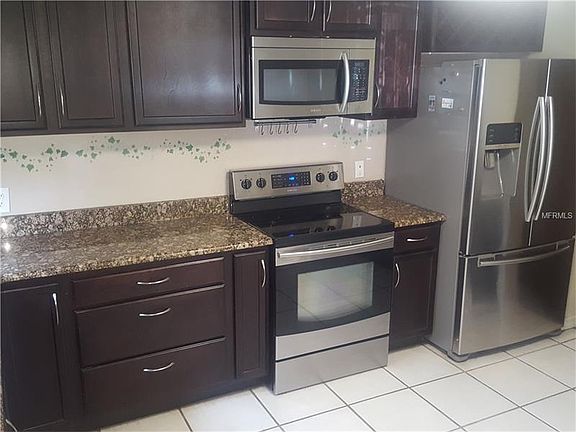 4th image of 2520 N Beaumont Ave
