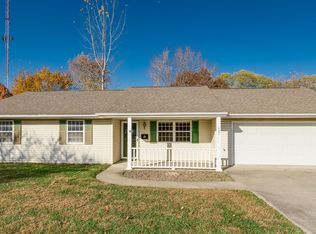 482 Perrey Dr, Holts Summit, MO 65043