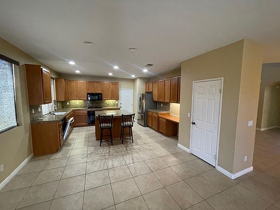 5th image of 41718 Grand View Dr
