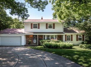 22167 W Ridge Rd, Waukesha, WI 53186