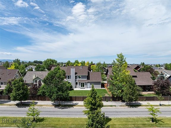 5th image of 3174 Madrona Ln