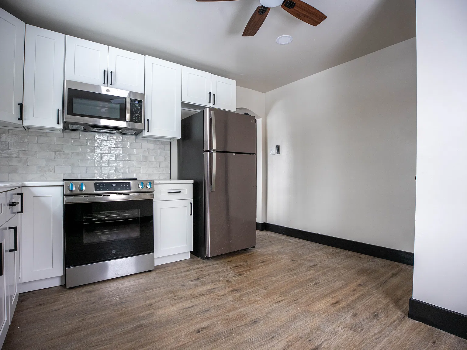 111 E Garwood A & B Ave — Photo 4