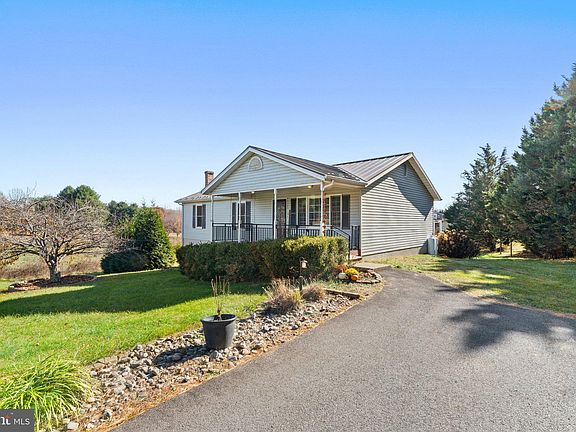 3rd image of 9216 Corbins Way Dr