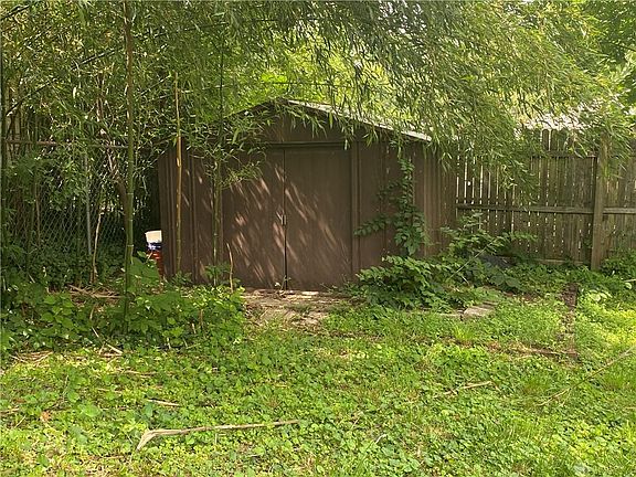 5th image of 317 Castlewood Ave