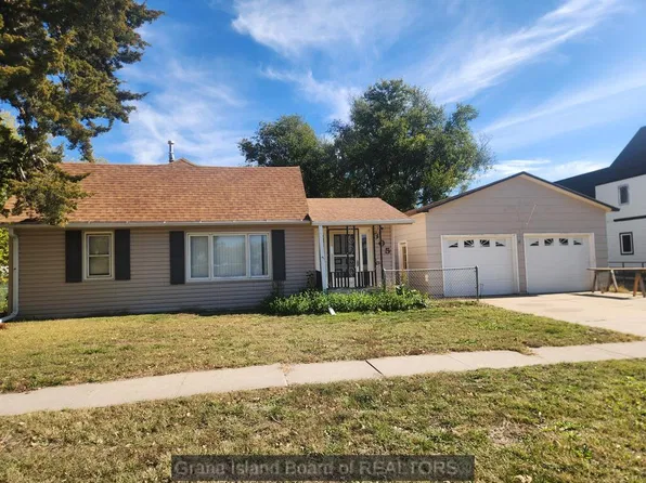 305 Berber St, Cairo, NE 68824