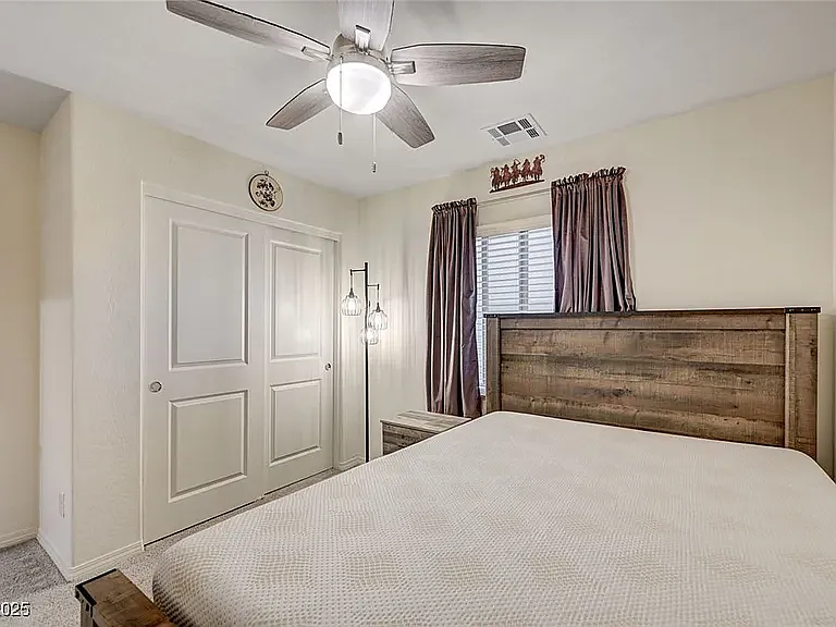 1624 Desert Path Ave — Photo 27