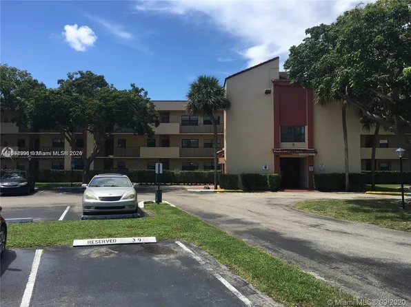 3410 Foxcroft Rd APT 203, Hollywood, FL 33025