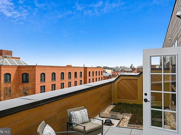 2nd image of 141 West St #402