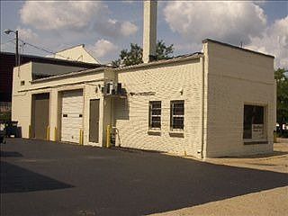 2nd image of 325 Walnut St
