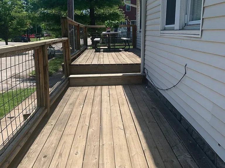 609 N Dunn St — Photo 3