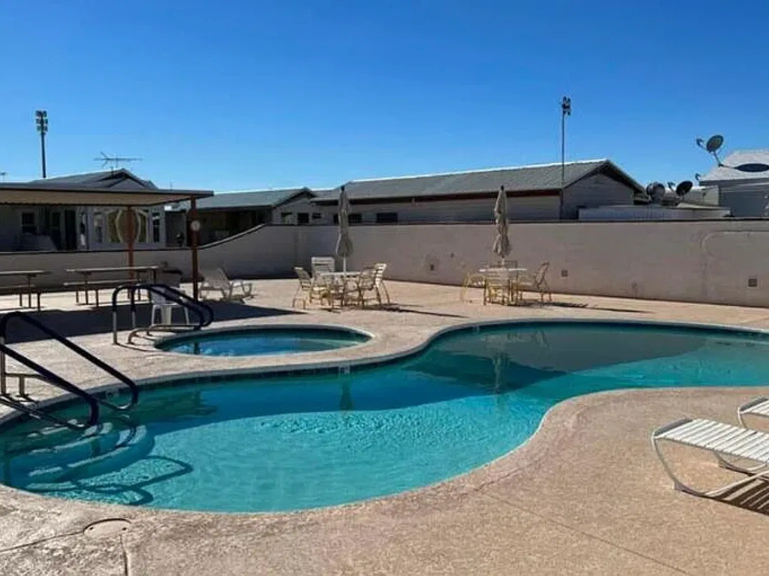2 bed, 450 sqft, $795 — Photo 4