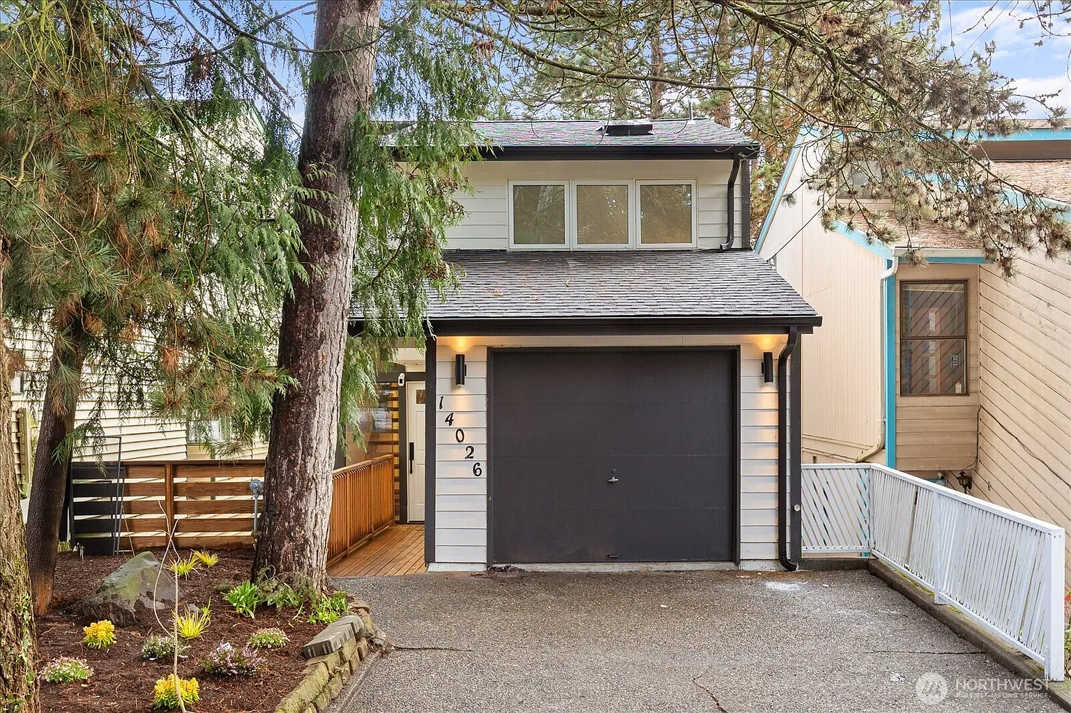 14026 Lenora Place N photo 1