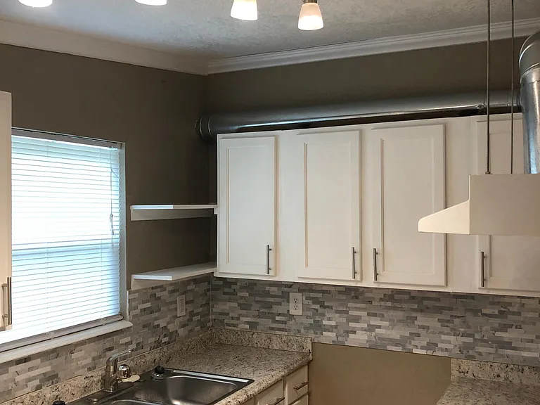 300 Tampico St — Photo 11
