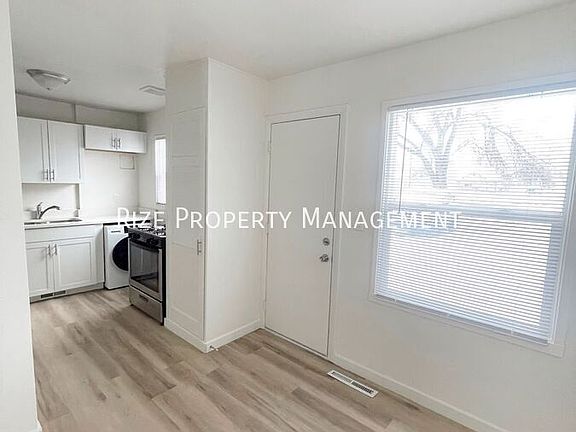 3rd image of 1054 W Goodyear Ave #B